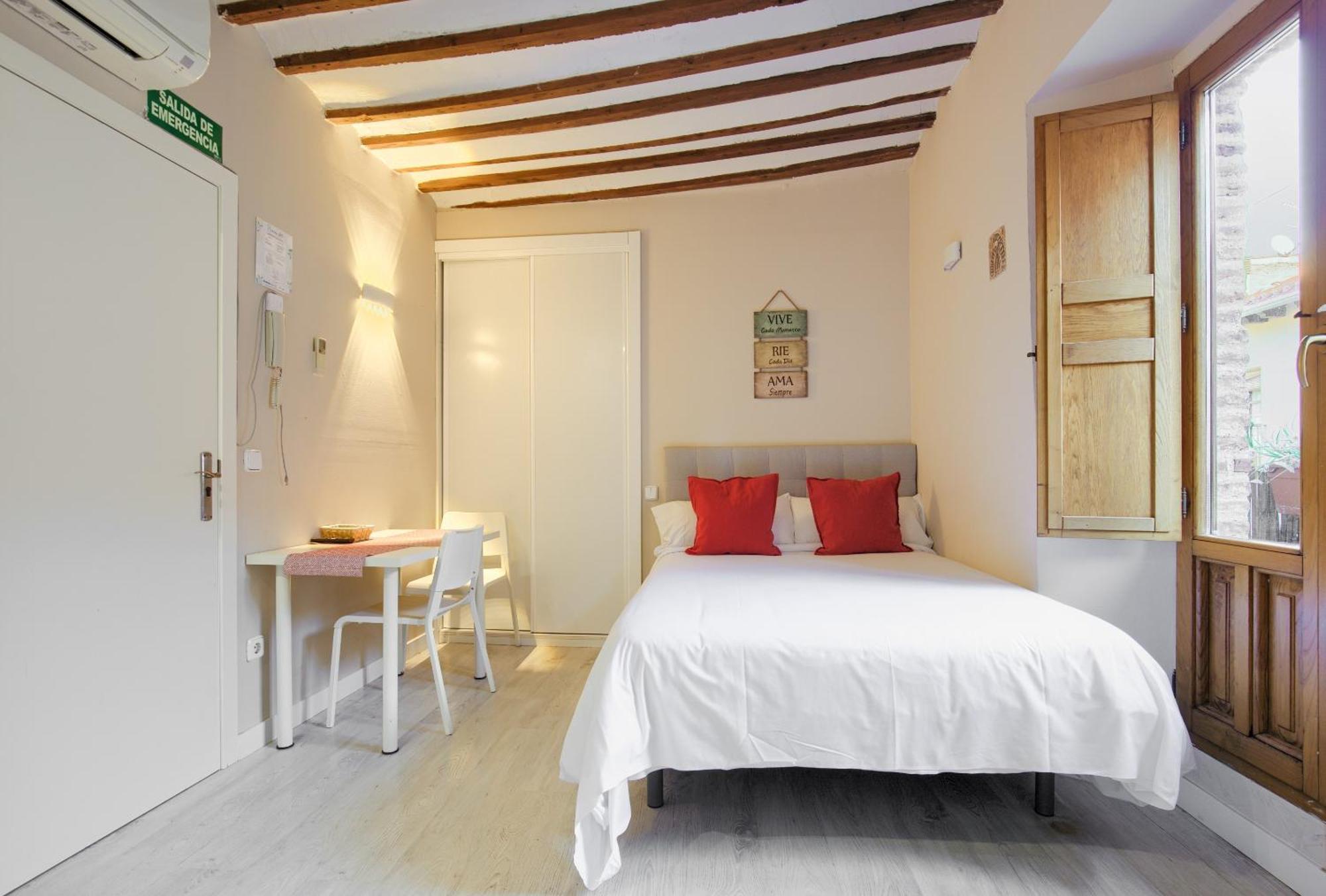 Apartamentos Ryc Αλκαλά ντε Ενάρες Εξωτερικό φωτογραφία