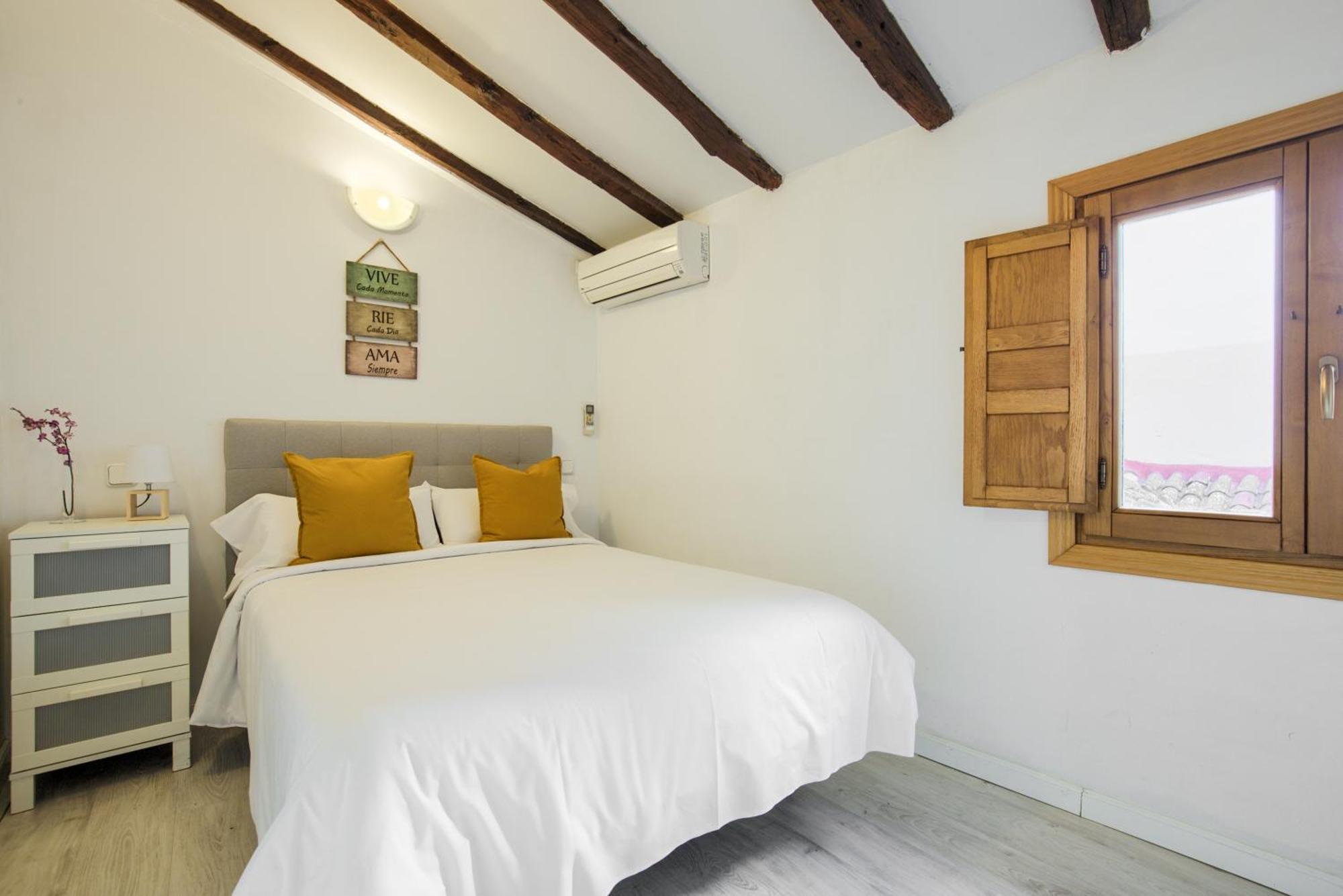 Apartamentos Ryc Αλκαλά ντε Ενάρες Εξωτερικό φωτογραφία